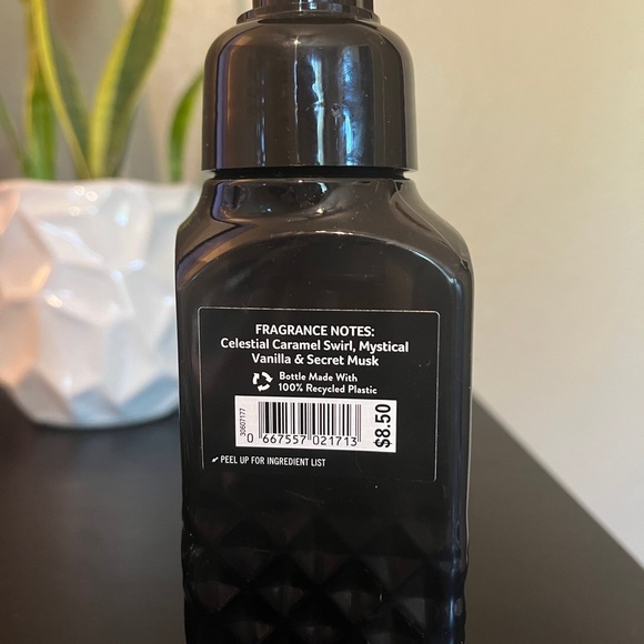 Bath & Body Works Spooky Skeleton Foaming Hand Soap Holder - Glows in the dark! - Picture 7 of 7